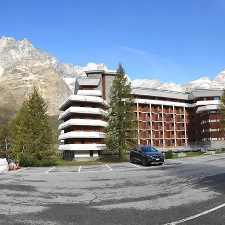 Апартаменти White Star Cervinia - Stunning Matterhorn View With Terrace And Private Parking